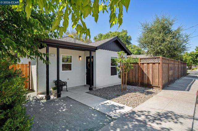 210 S R St, Livermore, CA 94550