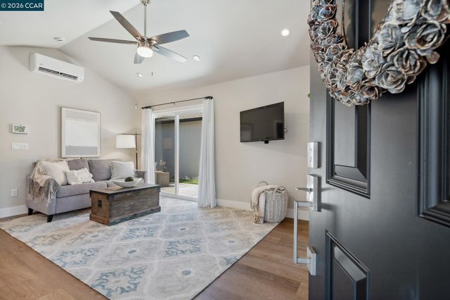 210 S R St, Livermore, CA 94550
