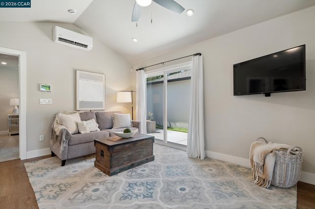 210 S R St, Livermore, CA 94550