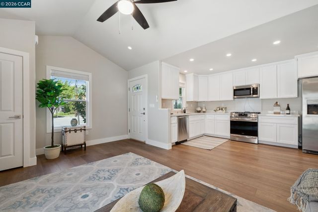 210 S R St, Livermore, CA 94550