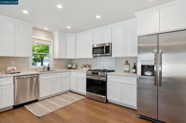 210 S R St, Livermore, CA 94550