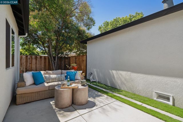 210 S R St, Livermore, CA 94550