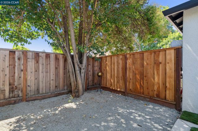 210 S R St, Livermore, CA 94550