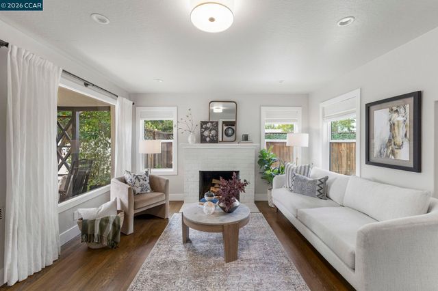 210 S R St, Livermore, CA 94550