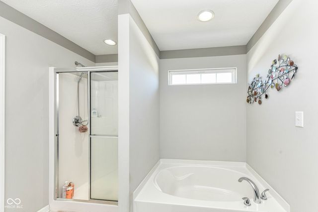 2260 Sante Fe Drive, Greenfield, IN 46140