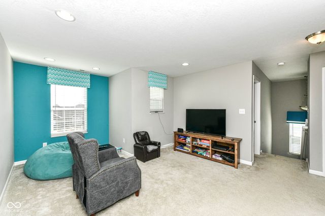 2260 Sante Fe Drive, Greenfield, IN 46140