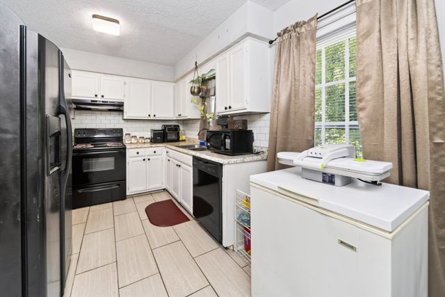 5 Rolling Meadows Dr, Goodlettsville, TN 37072
