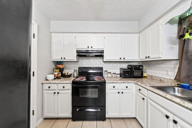 5 Rolling Meadows Dr, Goodlettsville, TN 37072