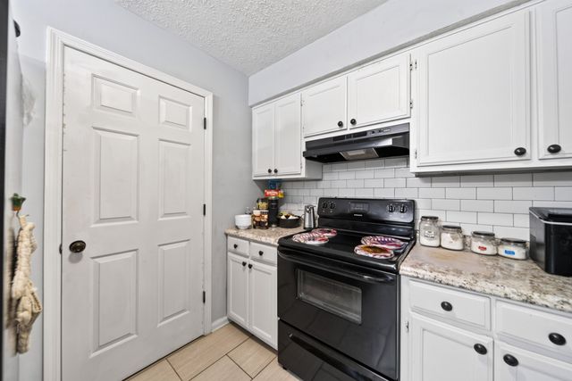 5 Rolling Meadows Dr, Goodlettsville, TN 37072