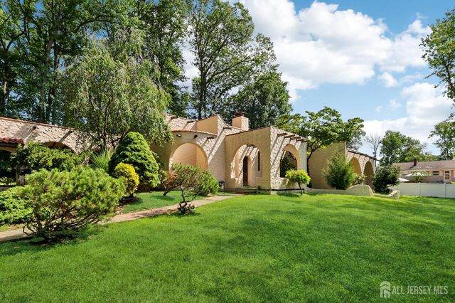 21 Windsor Lane, Colonia, NJ 07067