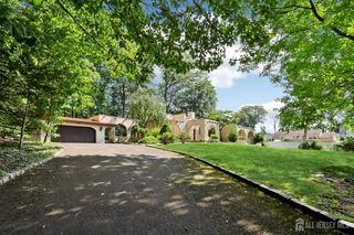 21 Windsor Lane, Colonia, NJ 07067