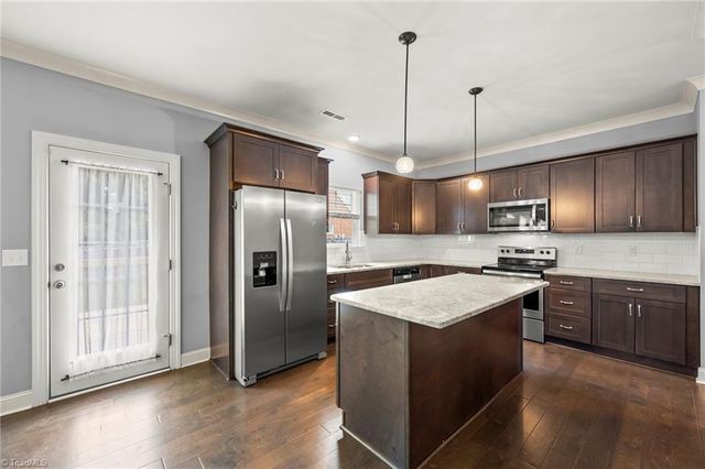4711 Evie Court, Winston-salem, NC 27127