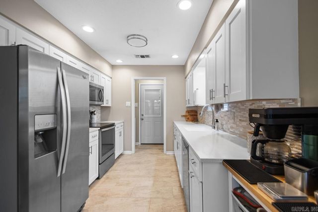 8402 Merriwood Court, Sherwood, AR 72120