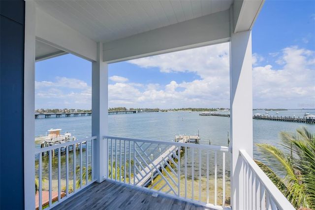 201 BAY DRIVE N, Bradenton Beach, FL 34217