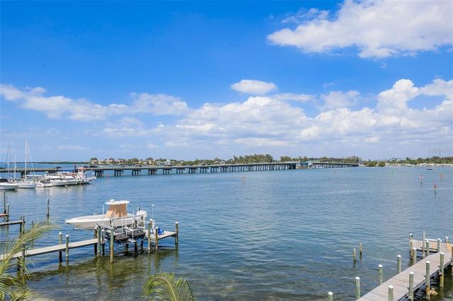 201 BAY DRIVE N, Bradenton Beach, FL 34217