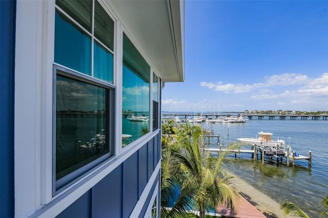 201 BAY DRIVE N, Bradenton Beach, FL 34217