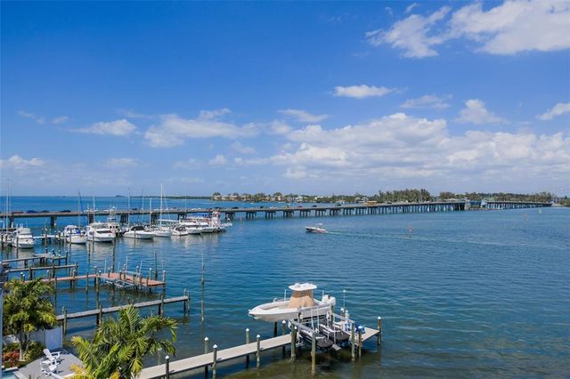 201 BAY DRIVE N, Bradenton Beach, FL 34217