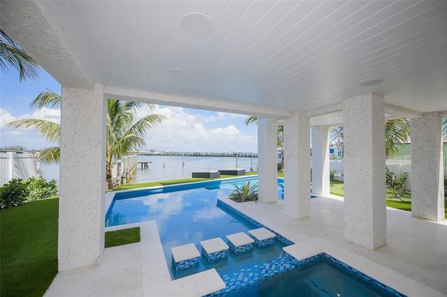 201 BAY DRIVE N, Bradenton Beach, FL 34217