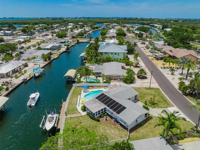 201 BAY DRIVE N, Bradenton Beach, FL 34217