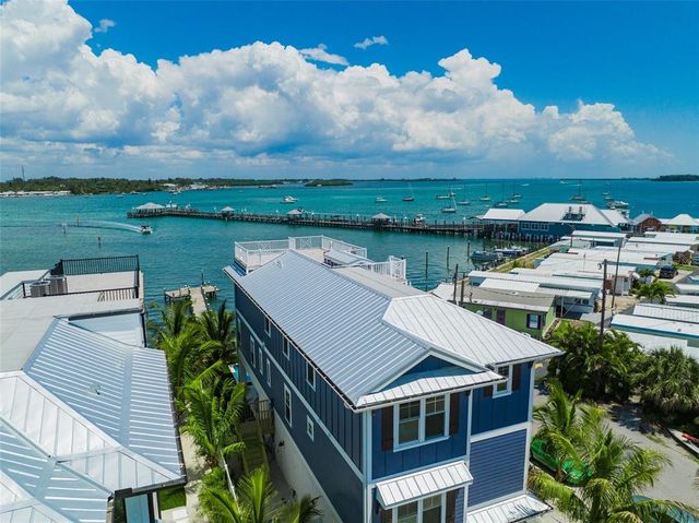 201 BAY DRIVE N, Bradenton Beach, FL 34217
