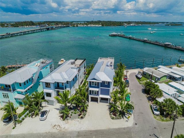 201 BAY DRIVE N, Bradenton Beach, FL 34217