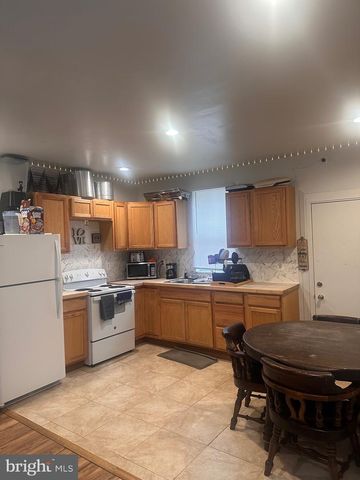 1912 S ALDEN ST, Philadelphia, PA 19143