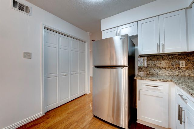 17108 Beaver Springs Drive 8, Houston, TX 77090