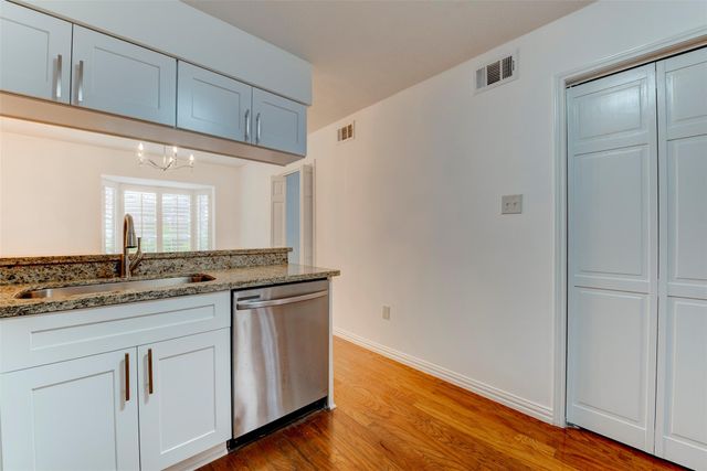 17108 Beaver Springs Drive 8, Houston, TX 77090