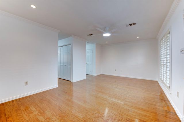 17108 Beaver Springs Drive 8, Houston, TX 77090
