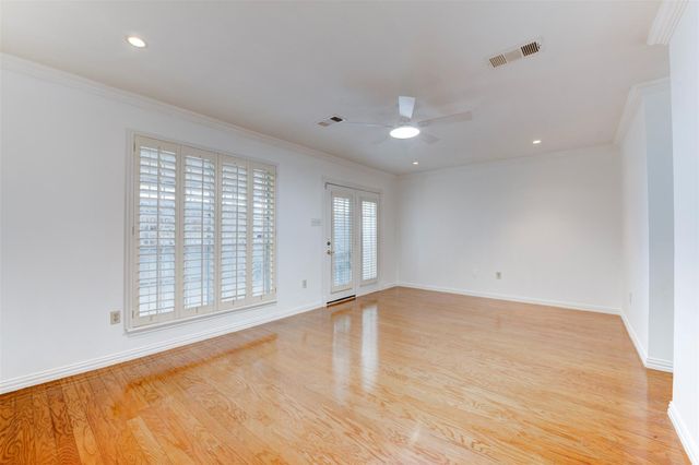 17108 Beaver Springs Drive 8, Houston, TX 77090