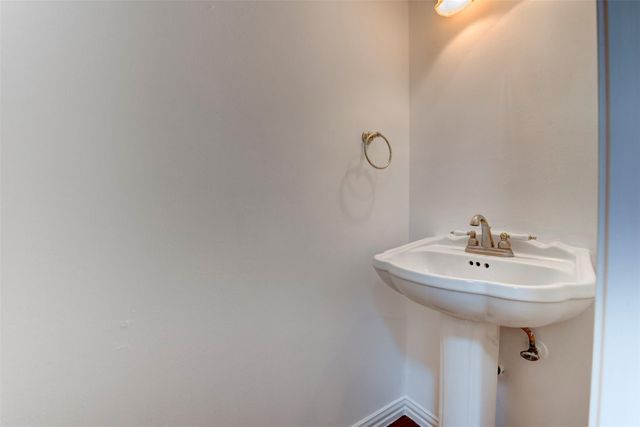 17108 Beaver Springs Drive 8, Houston, TX 77090