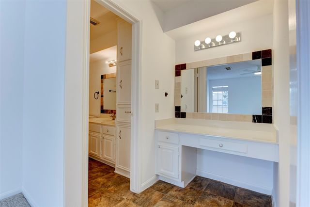 17108 Beaver Springs Drive 8, Houston, TX 77090