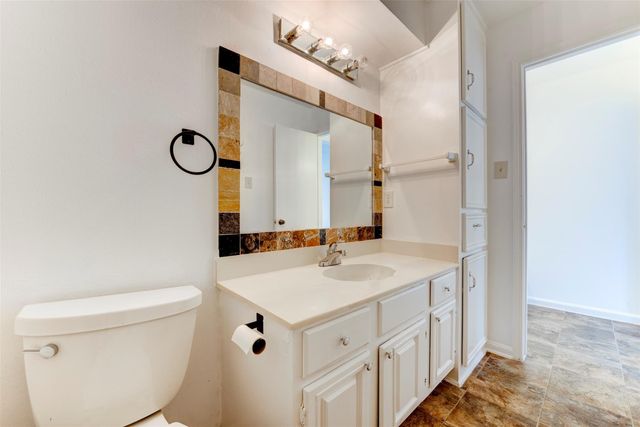 17108 Beaver Springs Drive 8, Houston, TX 77090