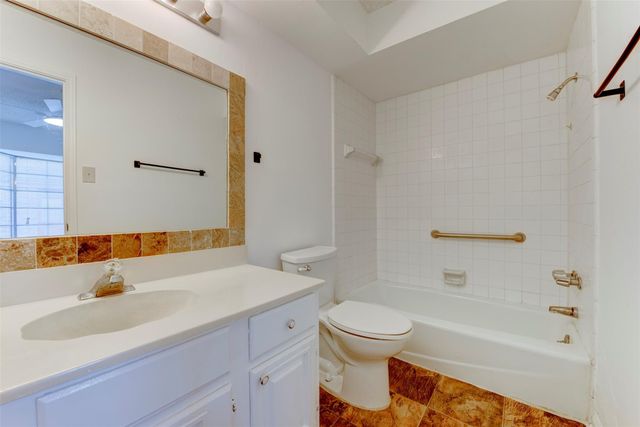 17108 Beaver Springs Drive 8, Houston, TX 77090