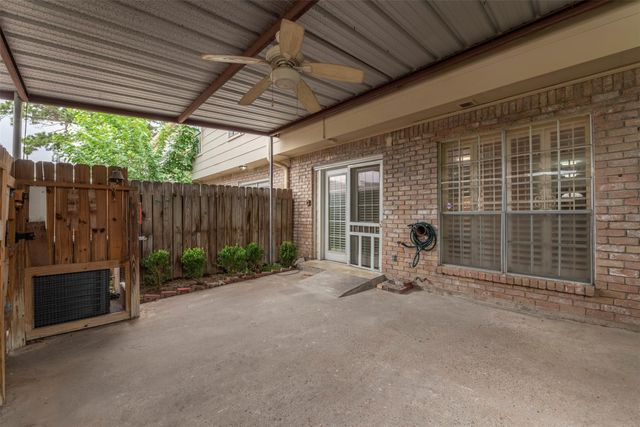 17108 Beaver Springs Drive 8, Houston, TX 77090