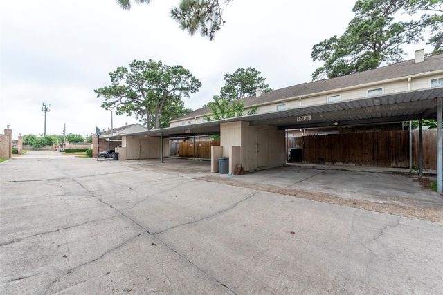 17108 Beaver Springs Drive 8, Houston, TX 77090