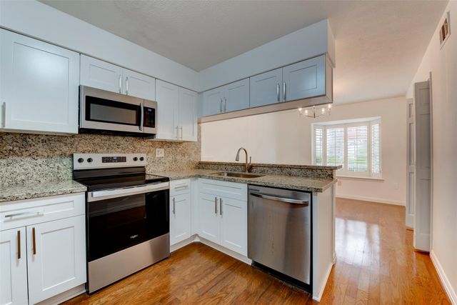 17108 Beaver Springs Drive 8, Houston, TX 77090