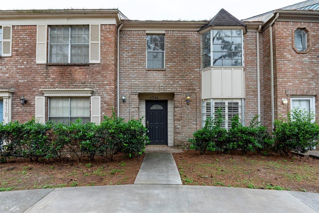 17108 Beaver Springs Drive 8, Houston, TX 77090