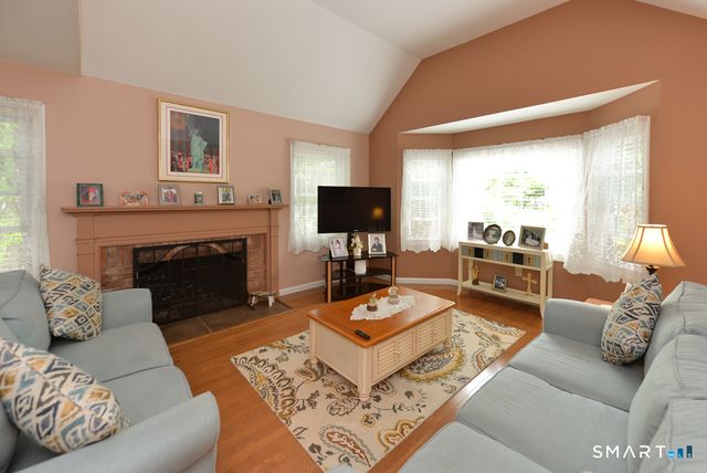 17 Woodbury Hill 17, Woodbury, CT 06798