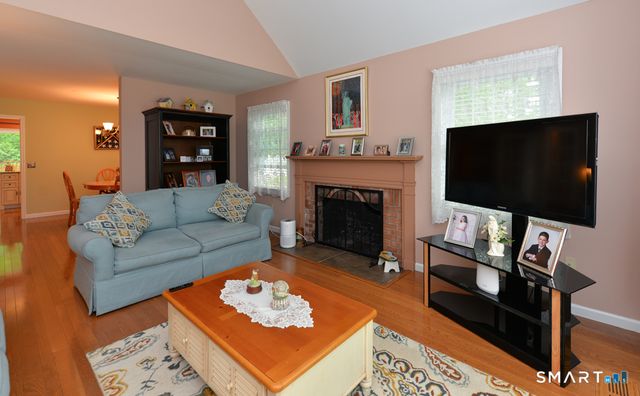 17 Woodbury Hill 17, Woodbury, CT 06798