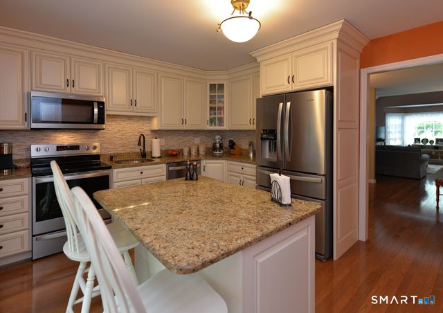17 Woodbury Hill 17, Woodbury, CT 06798