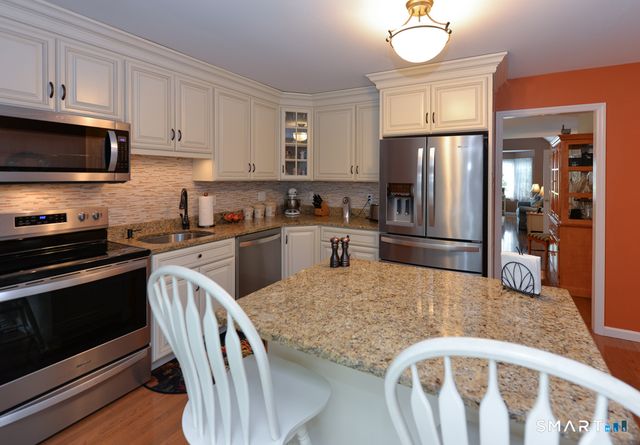 17 Woodbury Hill 17, Woodbury, CT 06798