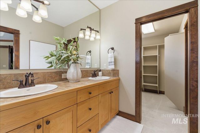 369 E Wexford Lane, Eagle, ID 83616