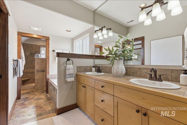 369 E Wexford Lane, Eagle, ID 83616