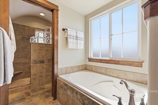 369 E Wexford Lane, Eagle, ID 83616