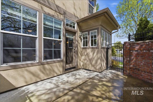 369 E Wexford Lane, Eagle, ID 83616