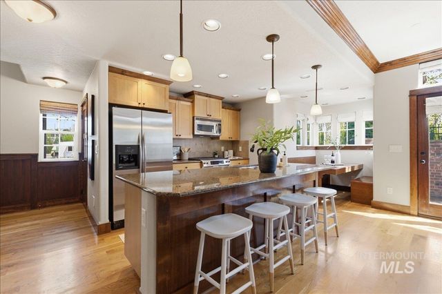 369 E Wexford Lane, Eagle, ID 83616