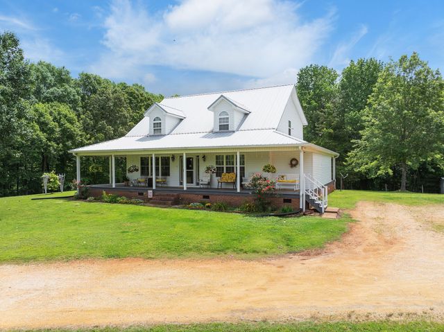 1401 Camper Rd, Decaturville, TN 38329