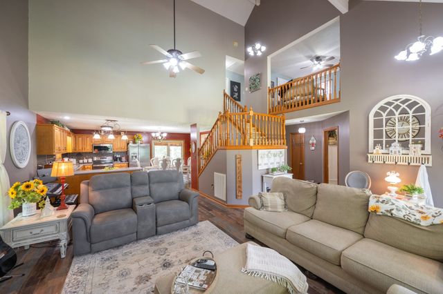 1401 Camper Rd, Decaturville, TN 38329