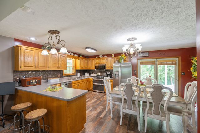 1401 Camper Rd, Decaturville, TN 38329